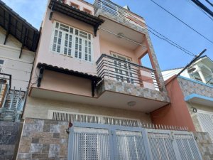 Giảm 1 tỷ Nhà vuông 2 tầng Hà Huy Giáp Q12, 110m2, 5x22m