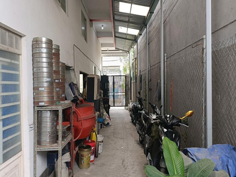 Giảm 1.2 tỷ Nhà trọ vuông 3 tầng MT Thạnh Lộc 48 Q12, 181m2, 7.4x25m