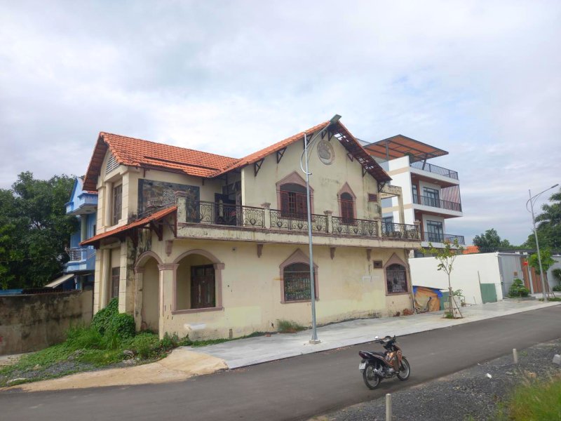 Giảm 1.5tỷ! Villa 2 tầng View sông 198m2, Nở hậu, Đ.8m   Quốc Lộ 13 TĐ