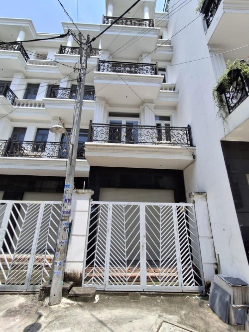 Nhà mới Vuông 4 tầng 62m2, Đ.5m  Tô Ngọc Vân Q12