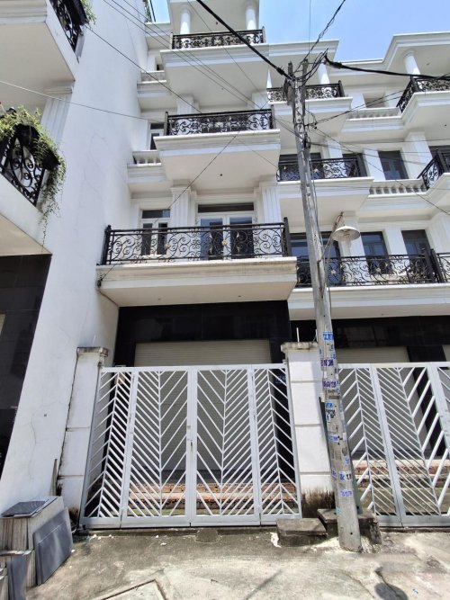 Nhà mới Vuông 4 tầng 122m2, Đ.5m  Tô Ngọc Vân Q12