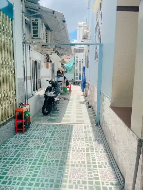 Nhà Vuông C4 + Kho 100m2  Huỳnh Tấn Phát Q7