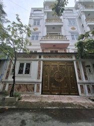 Giảm 500tr! Villa Vuông 5 tầng 50m2, Đ.6m  sát Vạn Phúc City