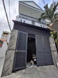 Giảm 300tr! Nhà Vuông 2 tầng 68m2, Đ.5m  Quang Trung QV