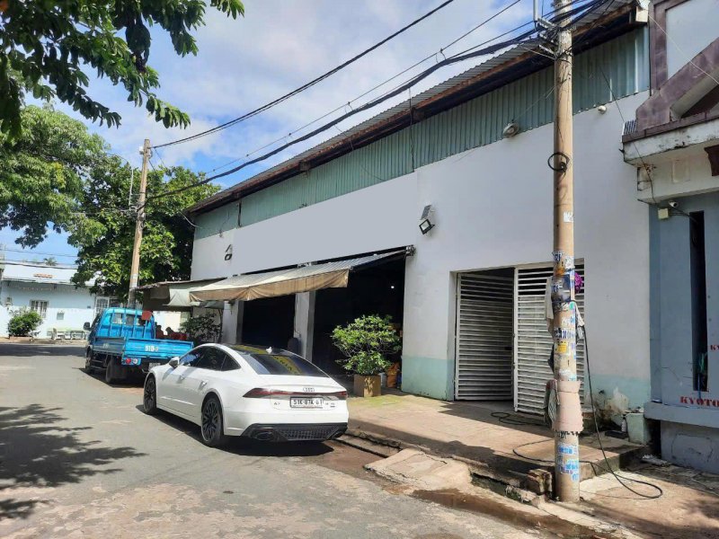 Rẻ! Nhà xưởng 2 tầng HXT 372m2, Lô góc  Hà Huy Giáp Q12