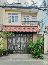 Giảm 2.85 tỷ! Nhà MT 2 tầng HXT 112m2, Vuông  Song Hành Q12