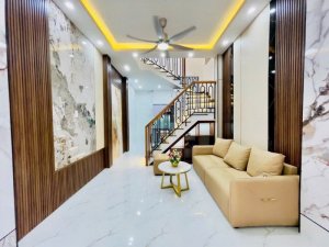 Nhà mới 2 tầng sàn 42m2, Vuông  Quang Trung QV
