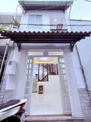 Nhà 2 tầng sàn 40m2, Vuông  Nguyễn Văn Khối QV