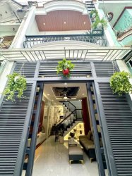 Nhà mới 2 tầng 32m2, Vuông  Phan Huy Ích QV