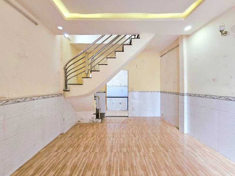 Nhà Vuông 2 tầng 28m2  Nguyễn Văn Công QV