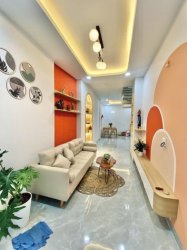 Nhà mới 2 tầng + Sân vườn 32m2  Phạm Văn Đồng QV