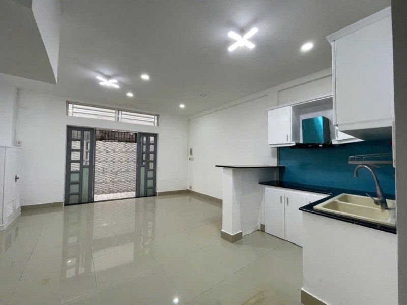 Giảm 300tr! Nhà Vuông 2 tầng 31m2  Thích Quảng Đức PN