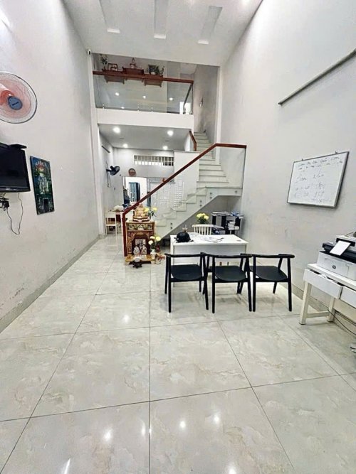 Giảm mạnh 500tr! Nhà Vuông 2 tầng 84m2  Trường Chinh Q12