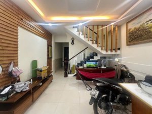 Giảm 150tr! Nhà Nở hậu mỏng 2 tầng HXH 64m2  Lê Văn Thọ QV