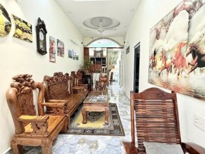 Nhà Nở hậu HXH 130m2, tặng GPXD  Nguyên Hồng QV