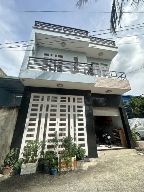 Nhà Vuông SHR 2 tầng HXH né 109m2  Thạnh Xuân 52 Quận 12