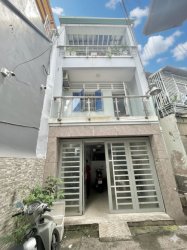 L1599  sát chợ Gò Vấp, SHR, Nở hậu, 3 tầng, 3.9x9m, 5.x tỷ