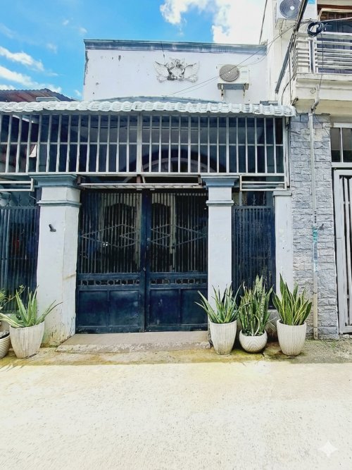 L1605  sát Chợ Đầu Mối Nông Sản Hóc Môn, SHR, Vuông, HXH, 2 tầng, 4x11m, 3.x tỷ