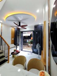 T1681  sát UBND Phường Gò Vấp, SHR, Vuông, 2 tầng, 4x8m, 4.x tỷ