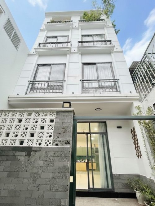 H1770  sát ngã tư Hàng Xanh, SHR, Nở hậu, 4 tầng, 5.1x9.3m, 7.x tỷ