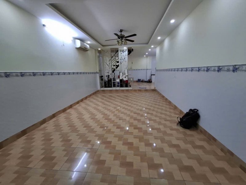 T2077  nhà Trần Bình Trọng GV, SHR, Nở hậu, HXH, 2 tầng, 4x18m, 4.x tỷ
