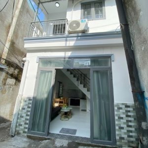 H2154 nhà Nguyễn Văn Nghi Gò Vấp, Vuông, 2T, 2.x tỷ