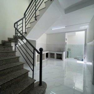 [L2324*] nhà đẹp ở liền gần Công Viên Làng Hoa, sổ hồng riêng