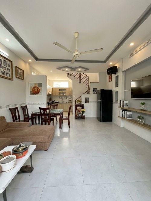 [D2350] sát Vách ĐH Nguyễn Tất Thành - Nhà 2 tầng Ngang 5M Cực đẹp!