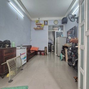 [H2458] hiếm có nhà vuông vắn sát ĐH Văn Lang Trần Bình Trọng, 3.x tỷ