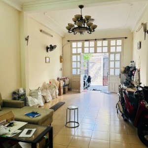 [H2626*] Nhà 4T có sân đỗ ô tô sát ĐH Văn Lang 2, giá 17.x tỷ