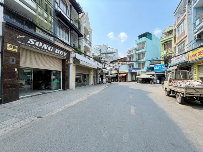 [O2778] hàng hiếm mặt tiền Nguyễn Du gần Chợ Gò Vấp giá 19.x tỷ
