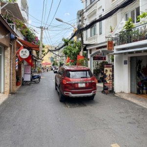 D2803* Bán nhà mặt tiền Nguyễn Tuân sát BV175, N.hậu 6m giá 12.x tỷ