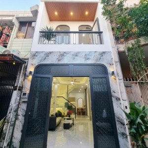 L5888 - Nhà 2T mới xách vali vào ở sát CV Làng Hoa - 5.x tỷ
