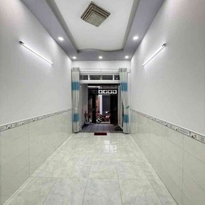 D2878* Nhà hẻm XH 60m2 hậu nở sát chợ Xóm Mới - Giá 4.x tỷ