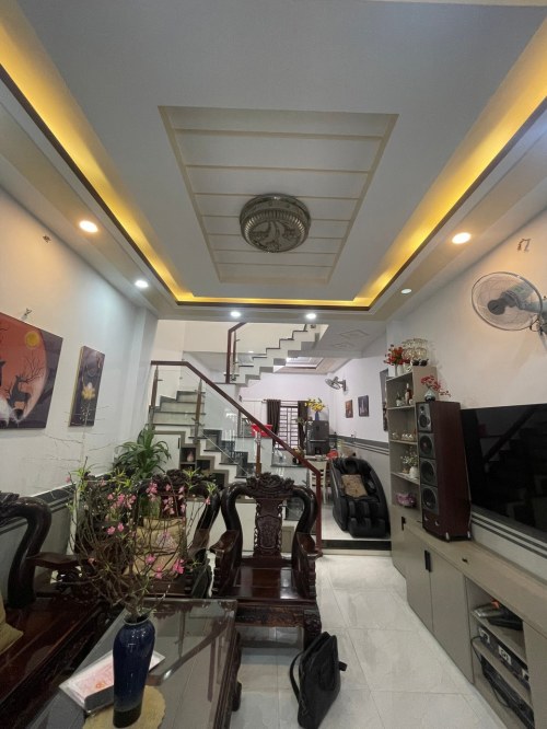 T3005 - Nhà 2T giá tốt sát Sân Golf Tân Sơn Nhất, sổ hồng riêng 5.x tỷ