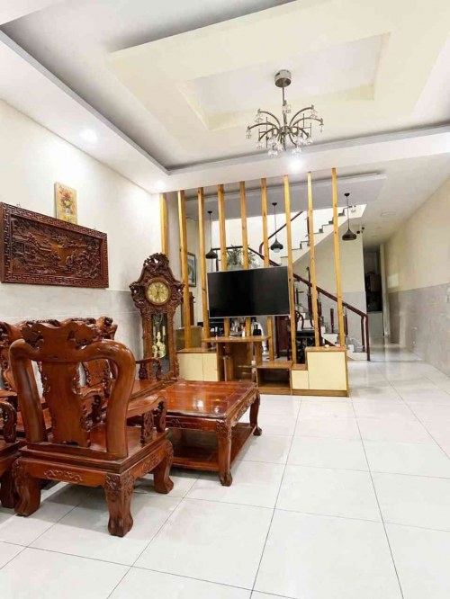 [T3070*] Bán nhà nội thất đầy đủ mặt tiền Đ. 21 9.x tỷ