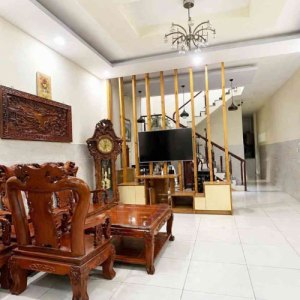 [T3070*] Bán nhà nội thất đầy đủ mặt tiền Đ. 21 9.x tỷ