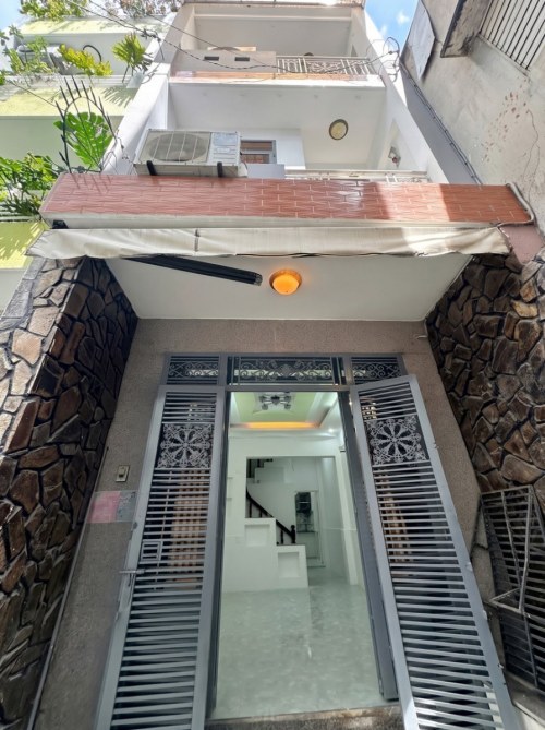 H3181 Nhà sát Chợ Bà Chiểu lô đất vuông 6.x Tỷ (x T.học)