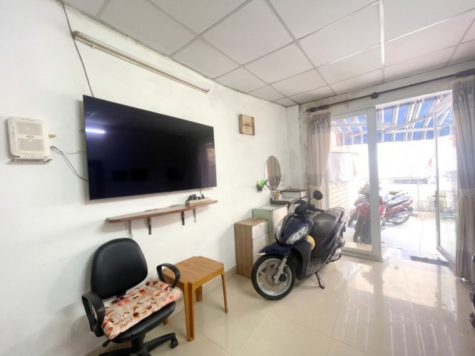 L3202 GIẢM TUỘC PHANH Nhà sát Cầu Đỏ HXH Nhỉnh 5.x Tỷ
