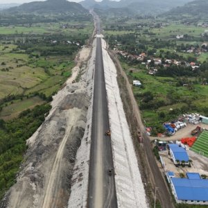 Cao tốc thông xe 30/4: "Cú hích" lịch sử cho du lịch và BĐS