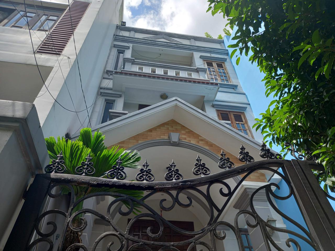 Bán nhà Nguyễn Oanh Phường 17 Quận Gò Vấp, 4 tầng, Đường 8m, giá giảm còn 1x tỷ