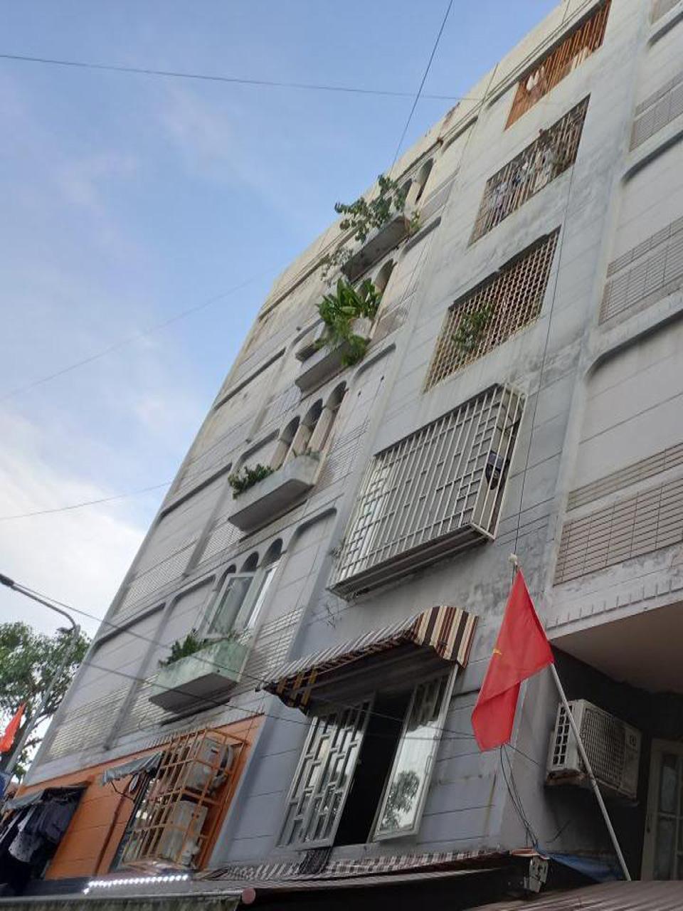 Bán nhà MT chung cư Tân Vĩnh Phường 6 Quận 4, 96m2, giá chỉ 5.x tỷ